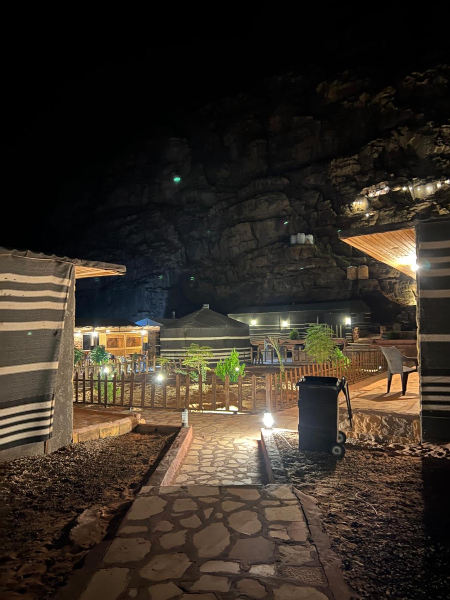 Wadi Rum Sky Camp Ngoại thất bức ảnh